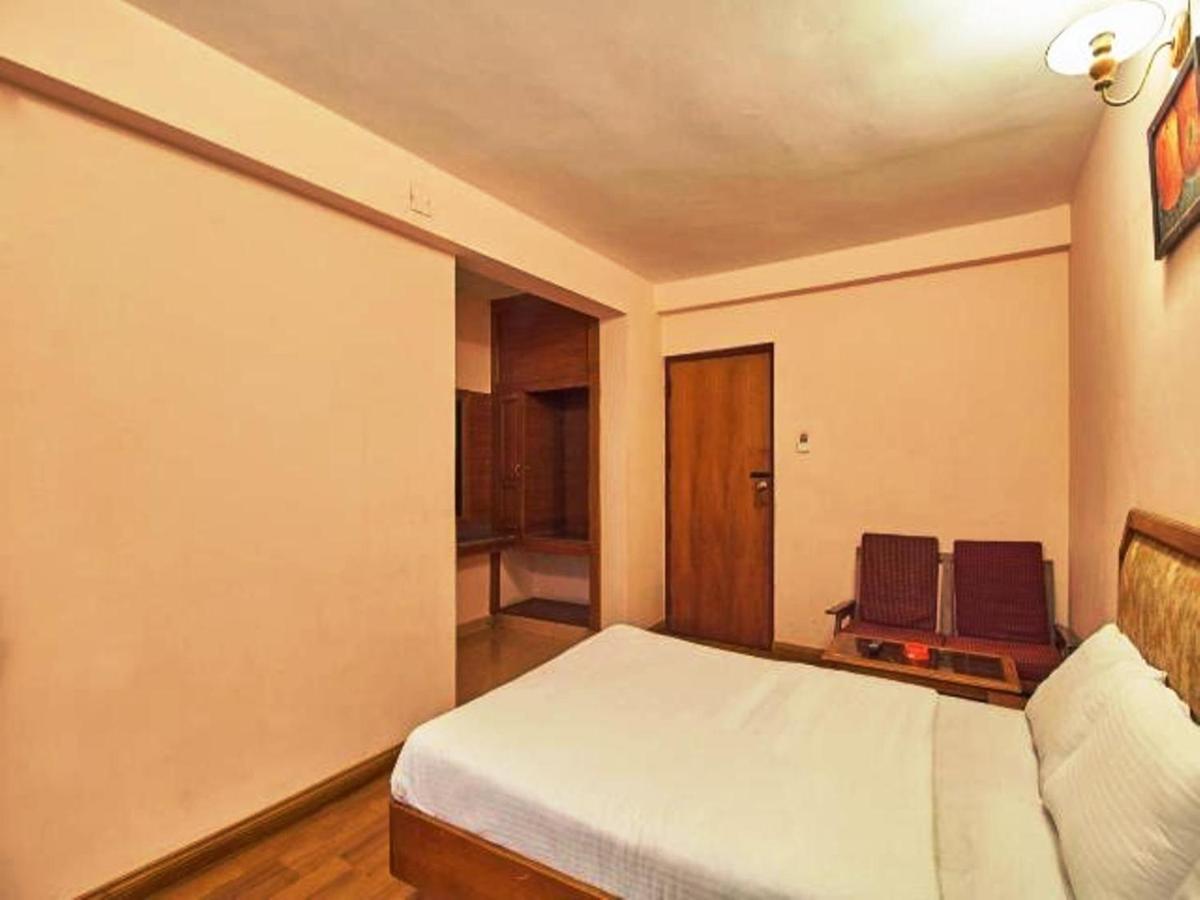 Hotel Blue Bird Утакаманд Экстерьер фото